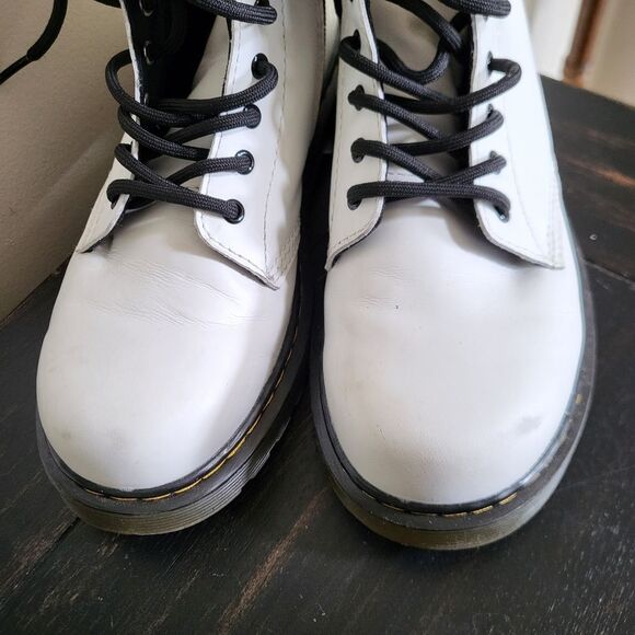 Dr. Martens White Delaney 1460J Size 5 L - Picture 2 of 10